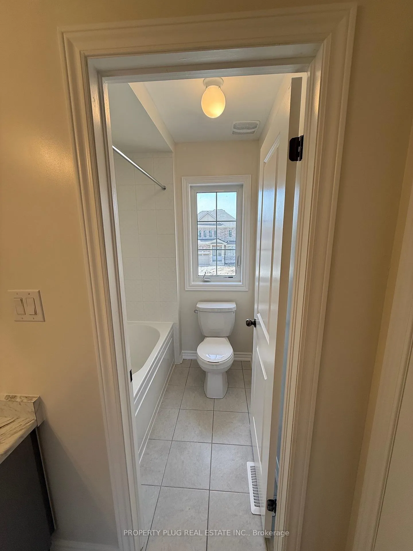 Photo 36 of 77 Lawrence D. Avenue, New Tecumseth, Alliston — HOMEH