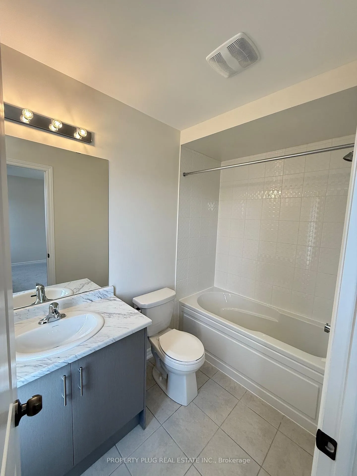 Photo 43 of 77 Lawrence D. Avenue, New Tecumseth, Alliston — HOMEH