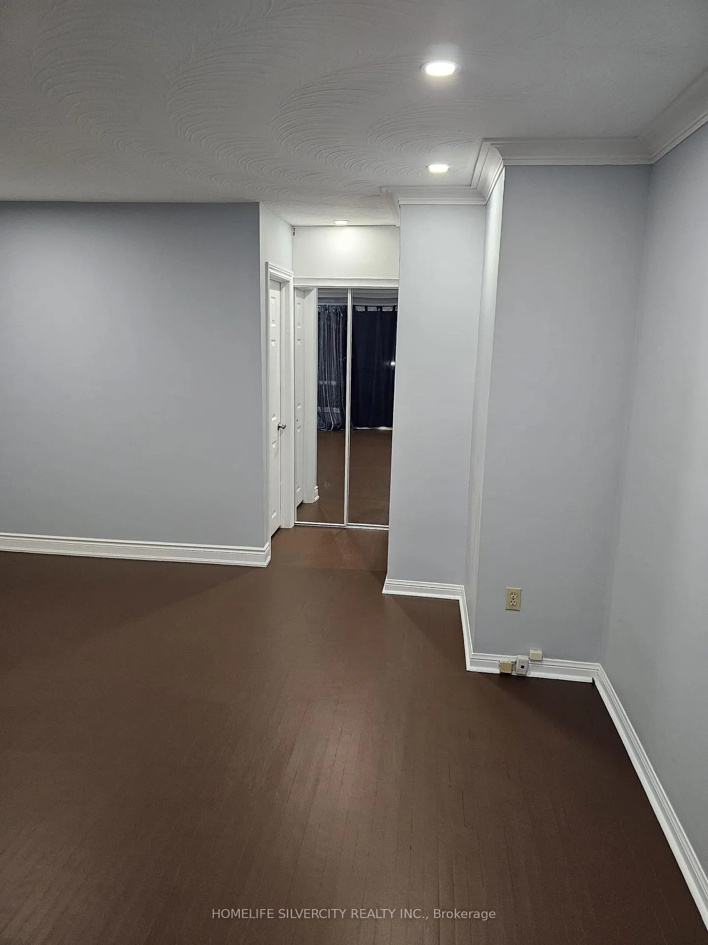 Photo 10 of 27 Prouse Drive, Brampton, Brampton North — HOMEH