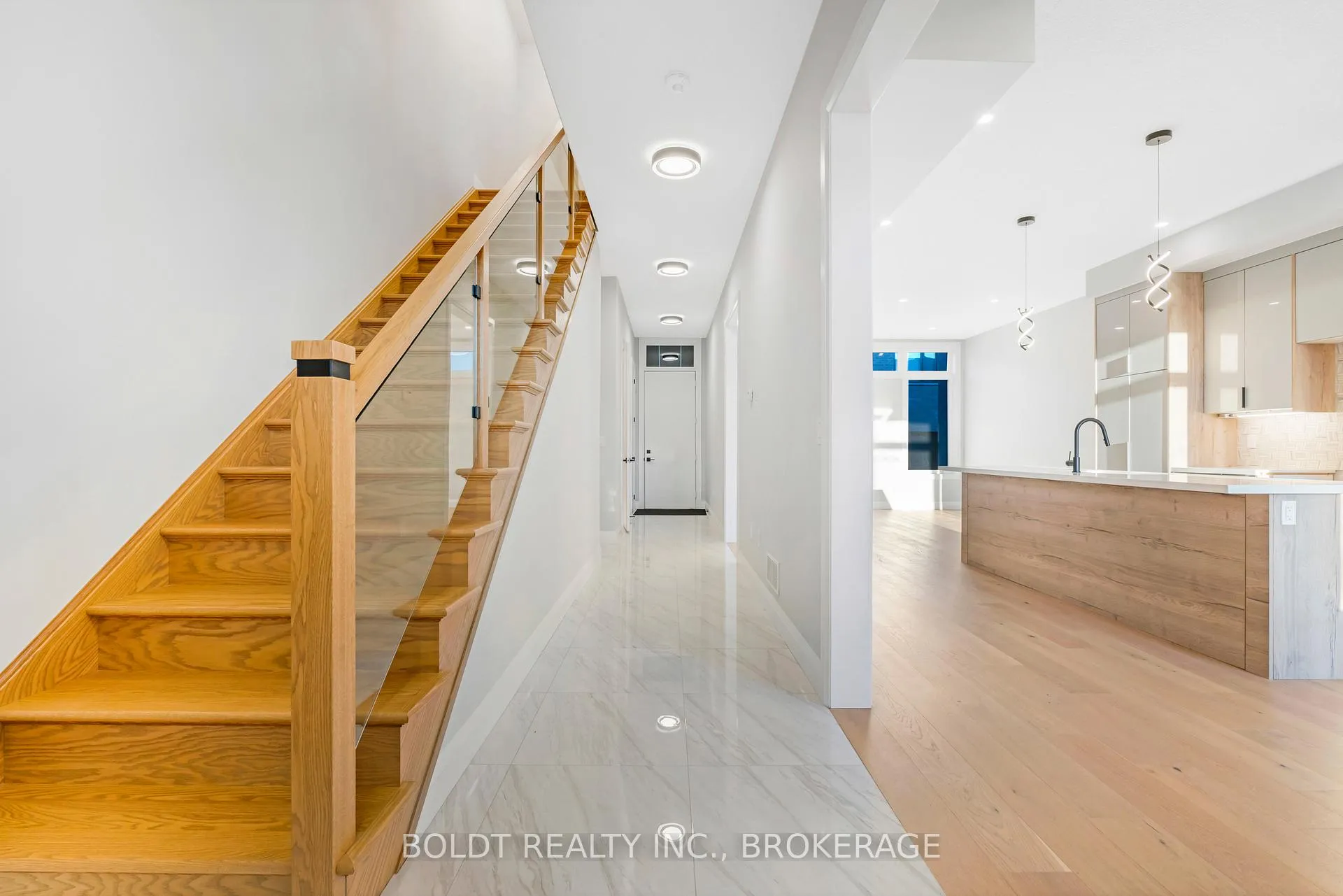 Photo 2 of 23 Wellspring Way, Pelham, Fonthill — HOMEH