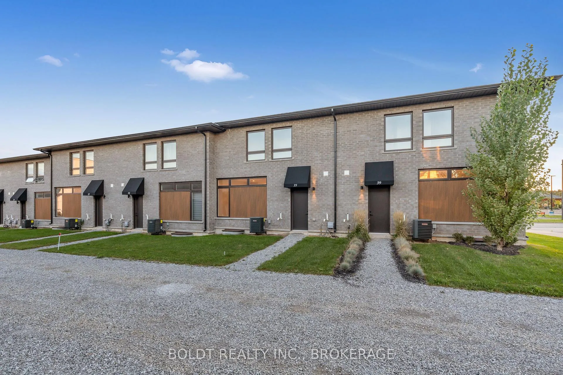 Photo 30 of 23 Wellspring Way, Pelham, Fonthill — HOMEH