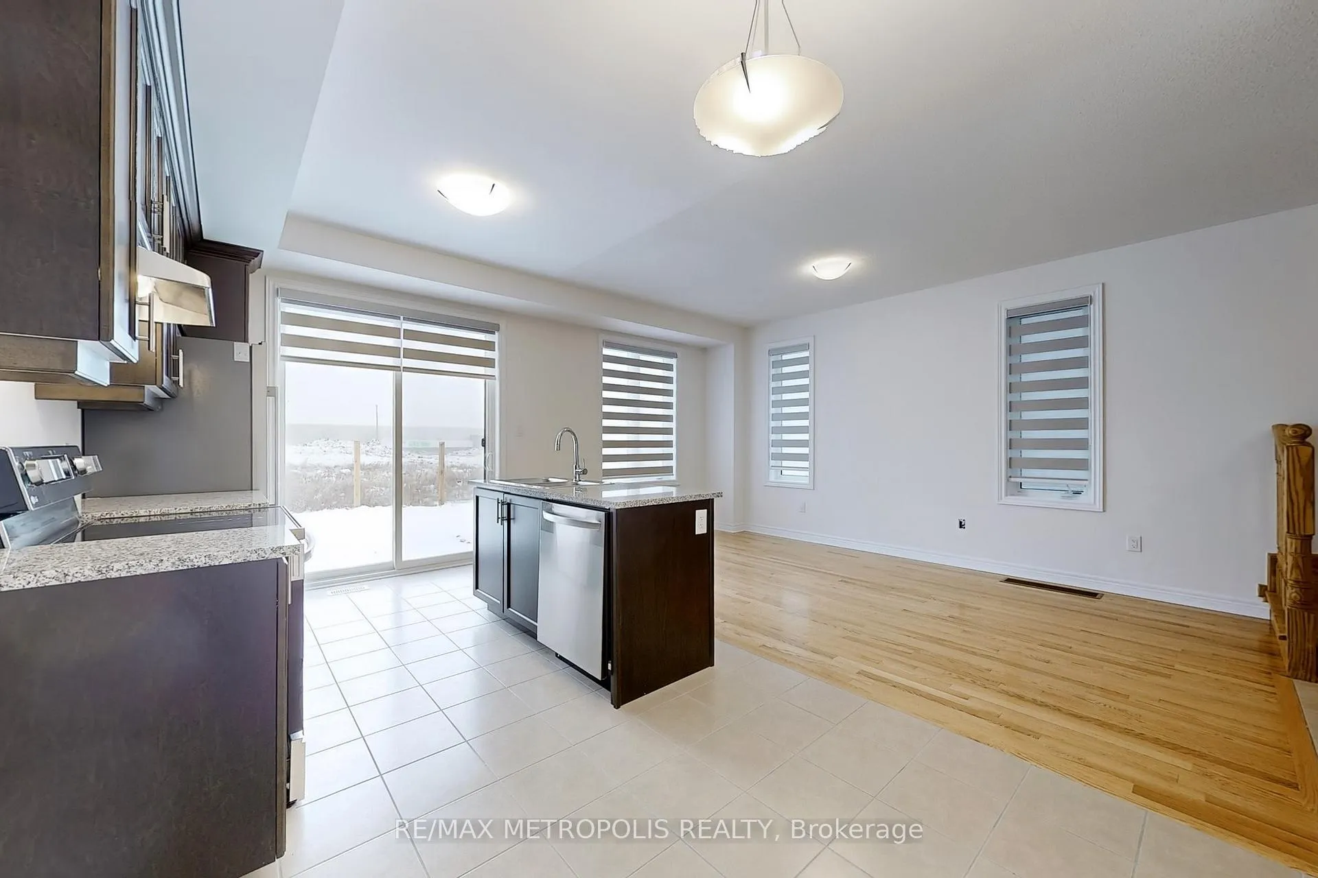 Photo 12 of 144 Mumbai Drive, Markham, Middlefield — HOMEH