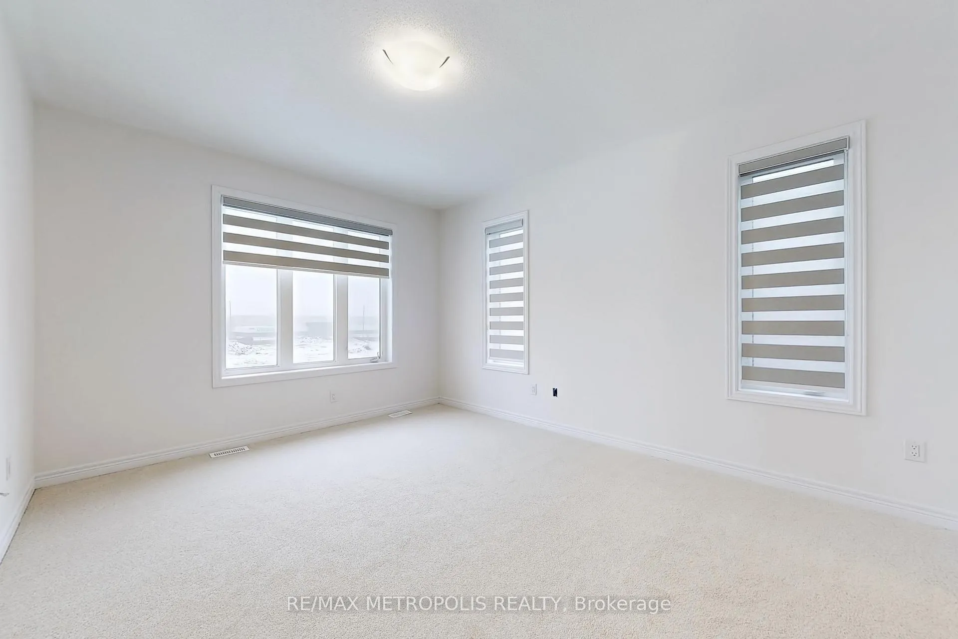 Photo 16 of 144 Mumbai Drive, Markham, Middlefield — HOMEH