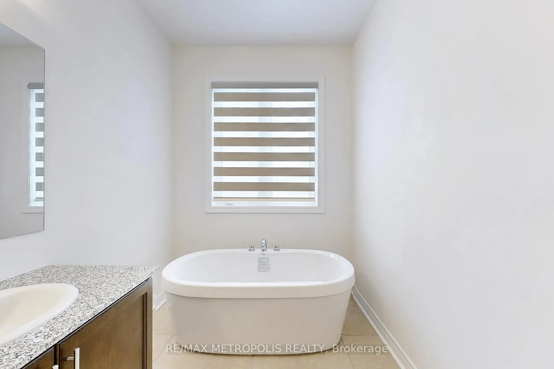 Photo 20 of 144 Mumbai Drive, Markham, Middlefield — HOMEH