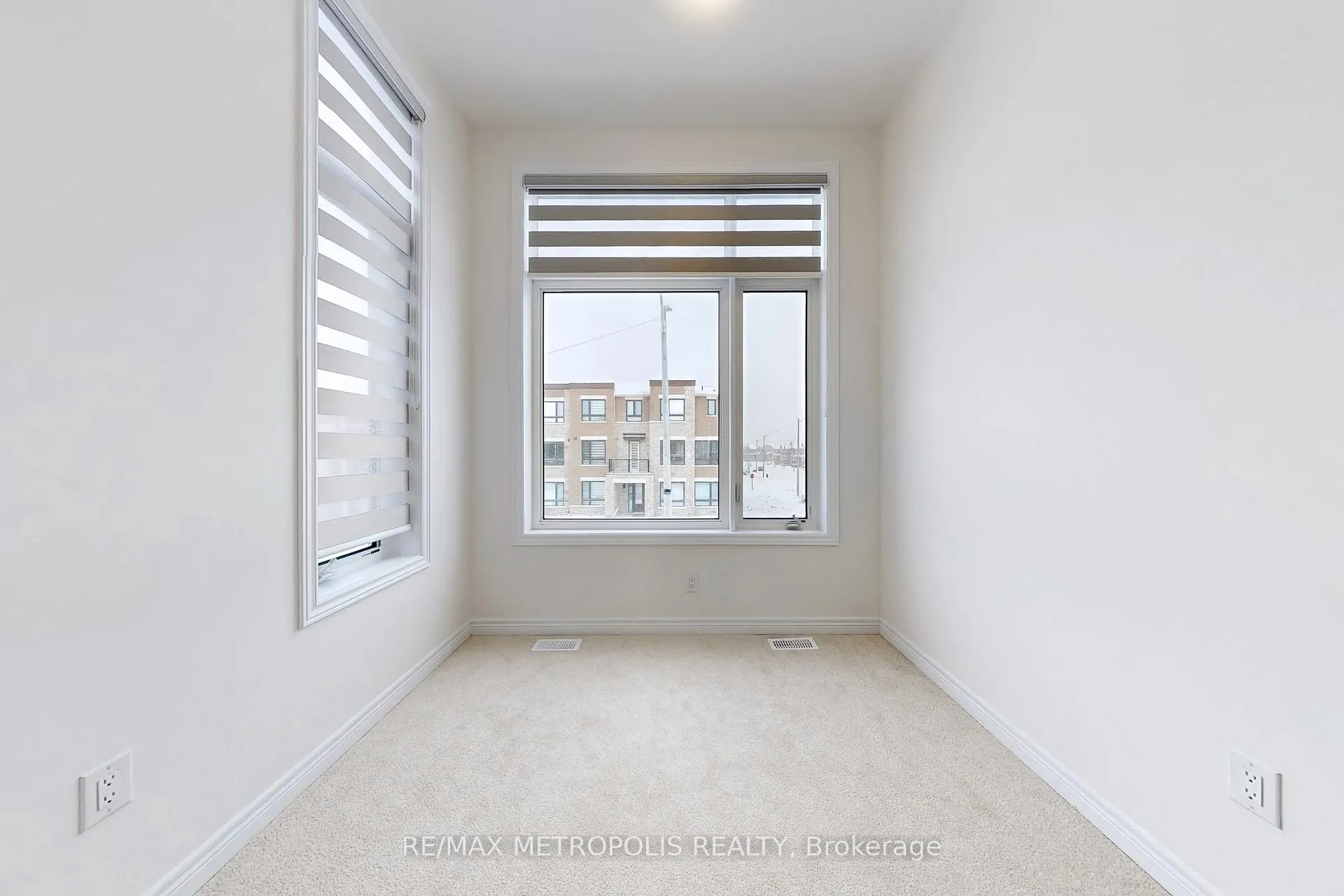 Photo 25 of 144 Mumbai Drive, Markham, Middlefield — HOMEH