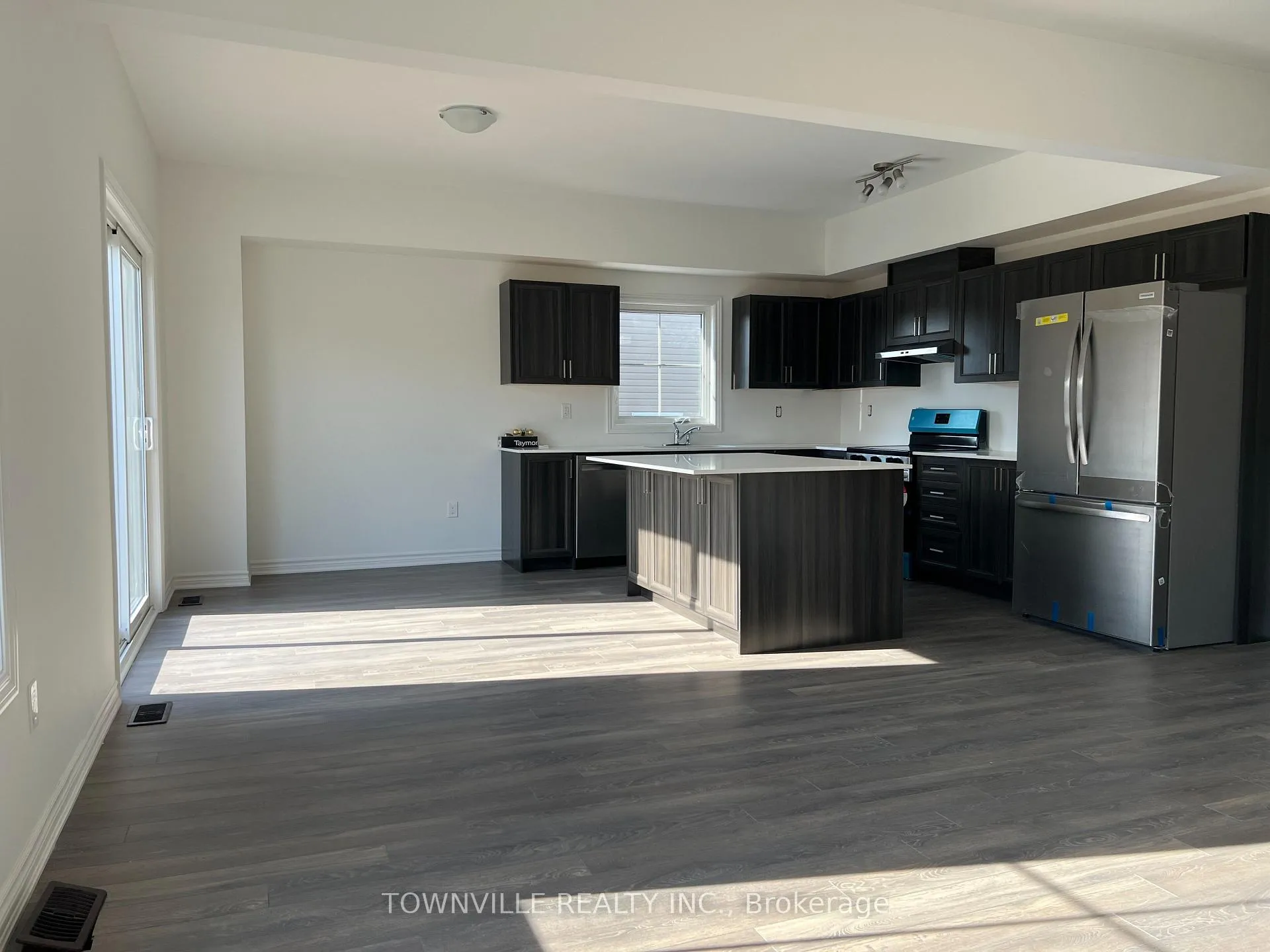 Photo 3 of 21 Bradden Crescent, Belleville — HOMEH