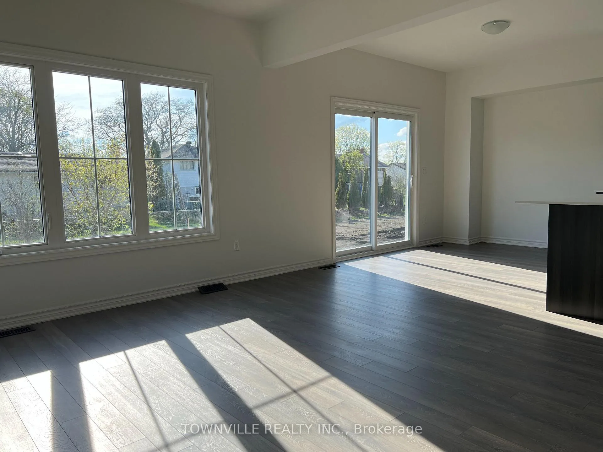 Photo 6 of 21 Bradden Crescent, Belleville — HOMEH