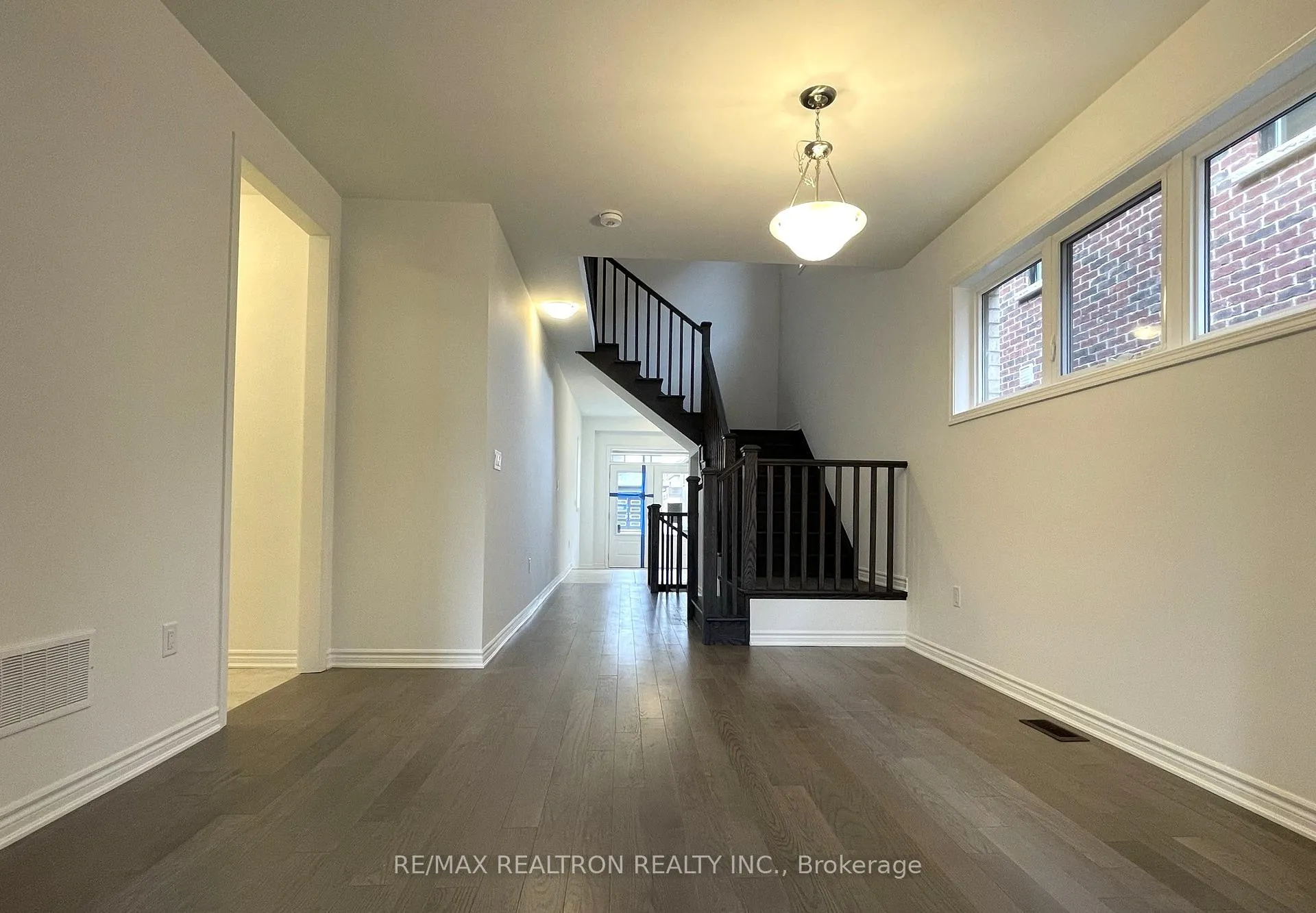 Photo 5 of 1505 Honey Locust Place, Pickering, Rural Pickering — HOMEH