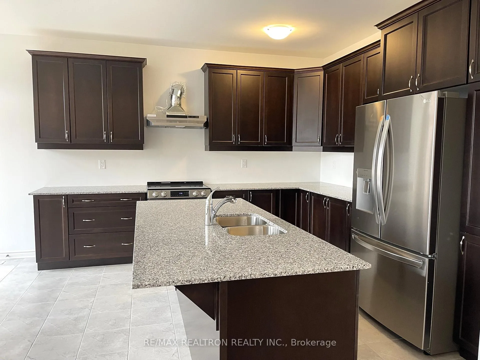 Photo 11 of 1505 Honey Locust Place, Pickering, Rural Pickering — HOMEH