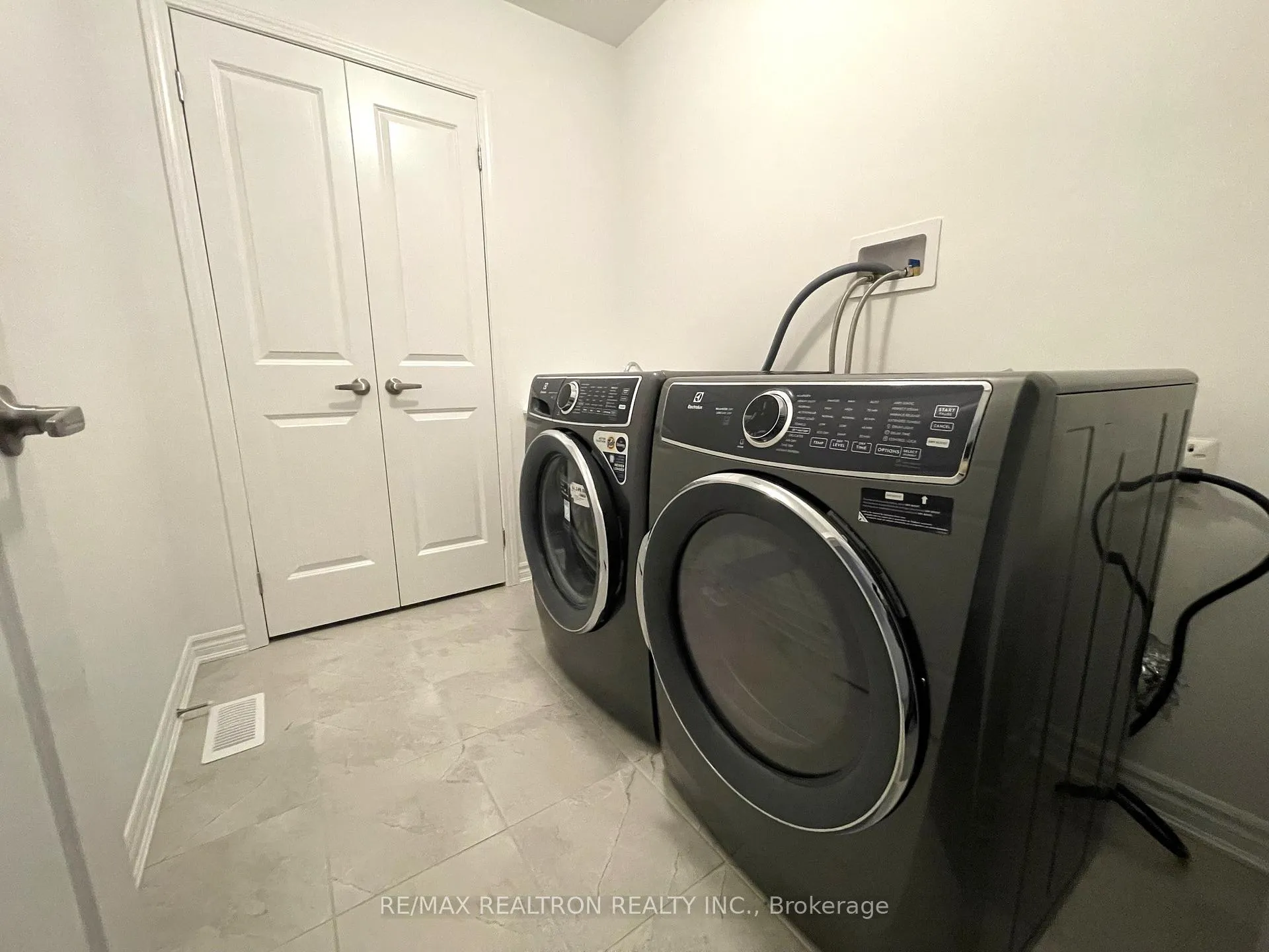 Photo 31 of 1505 Honey Locust Place, Pickering, Rural Pickering — HOMEH