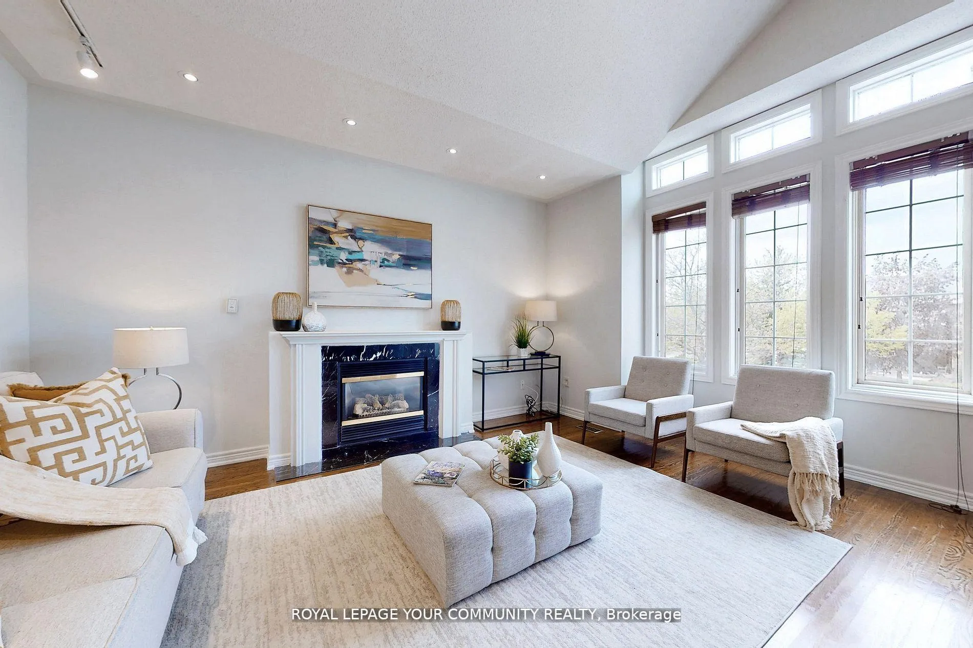 Photo 6 of Unit Main, 520 Stone Road, Aurora, Aurora Grove — HOMEH