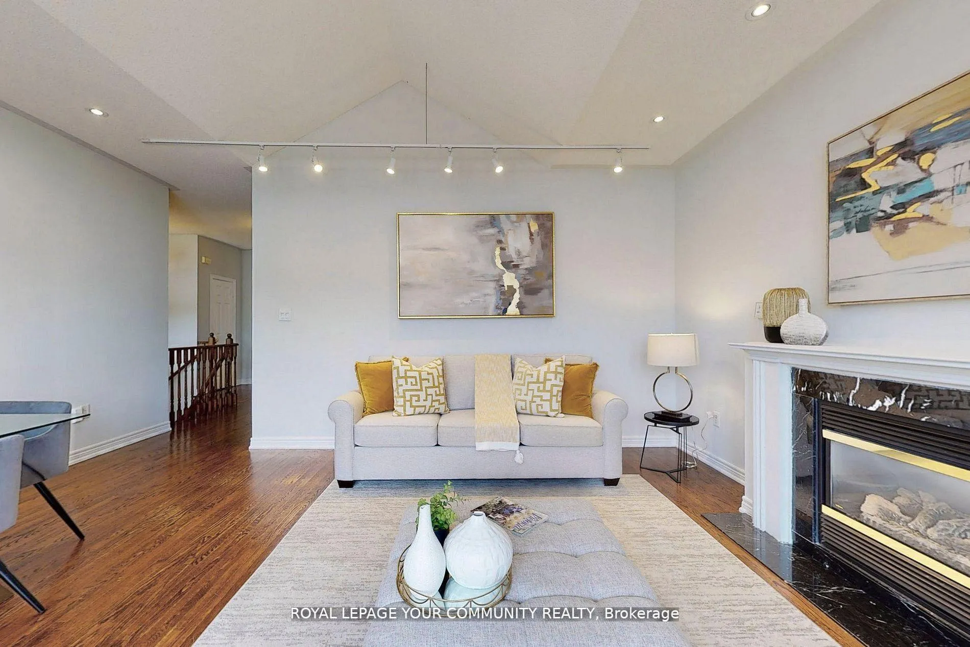 Photo 11 of Unit Main, 520 Stone Road, Aurora, Aurora Grove — HOMEH