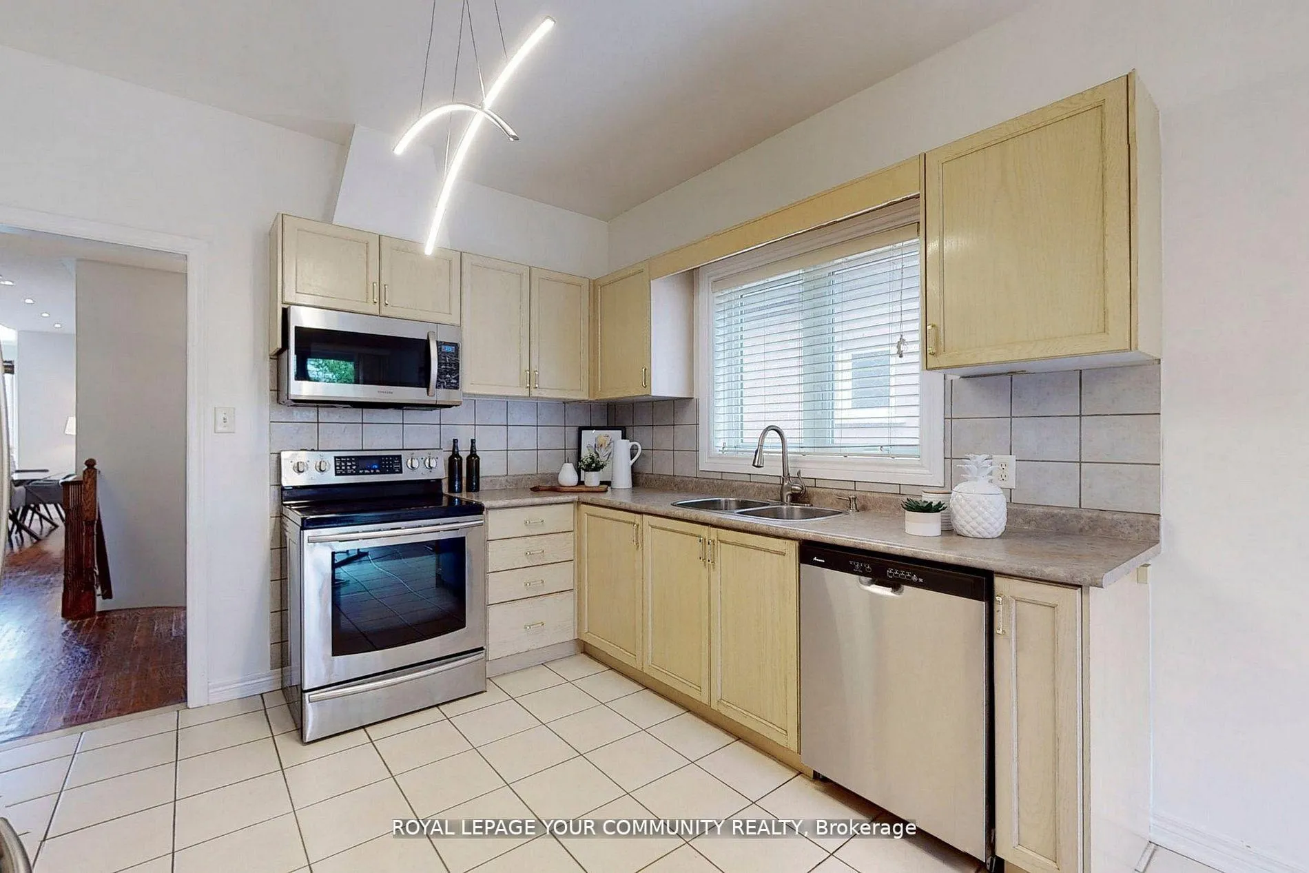 Photo 14 of Unit Main, 520 Stone Road, Aurora, Aurora Grove — HOMEH