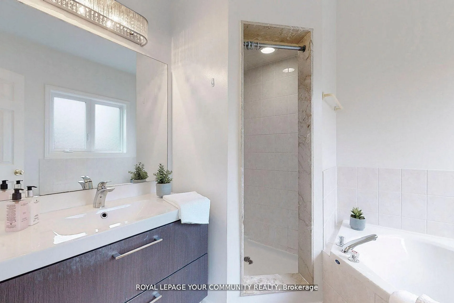 Photo 20 of Unit Main, 520 Stone Road, Aurora, Aurora Grove — HOMEH