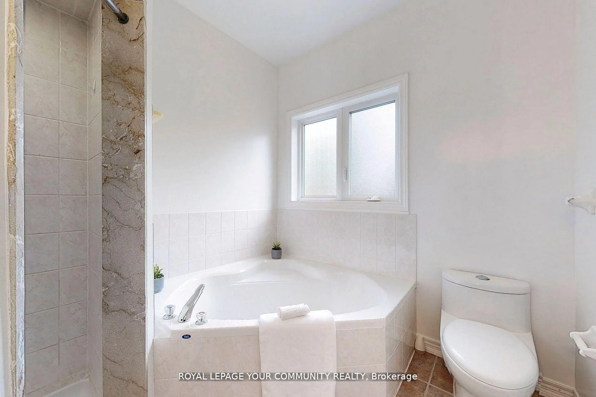 Photo 21 of Unit Main, 520 Stone Road, Aurora, Aurora Grove — HOMEH