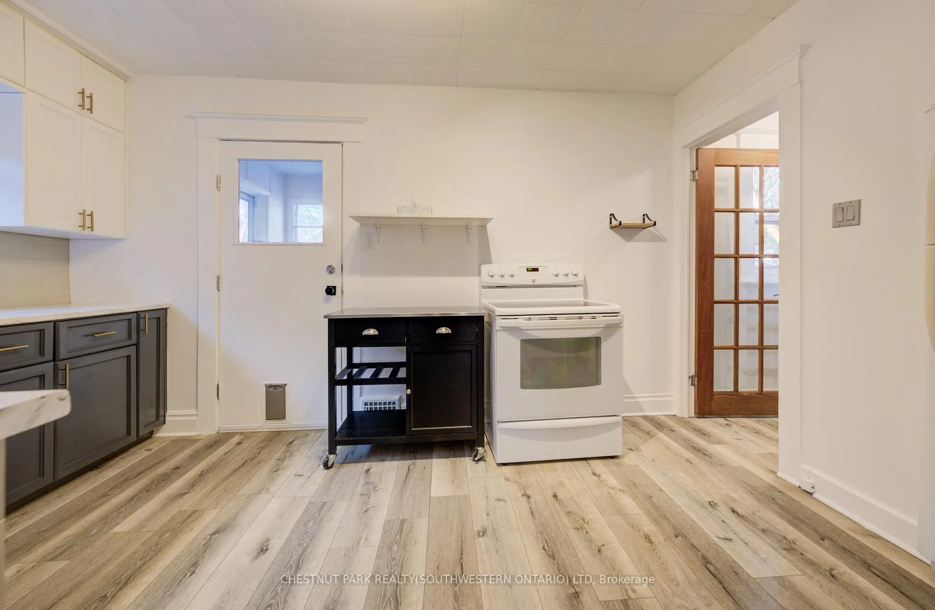 Photo 11 of 15 Troy Street, Kitchener — HOMEH