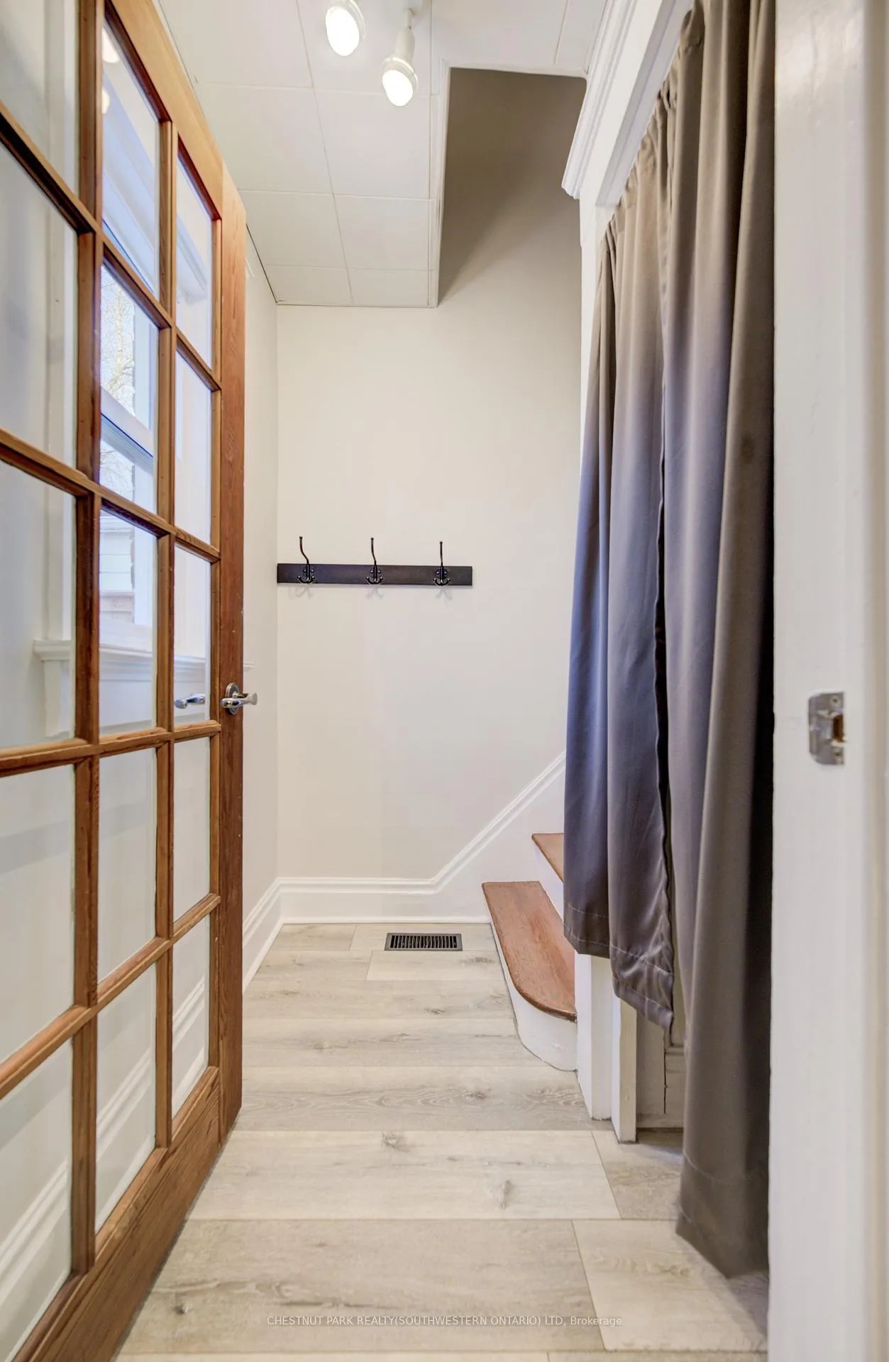 Photo 17 of 15 Troy Street, Kitchener — HOMEH