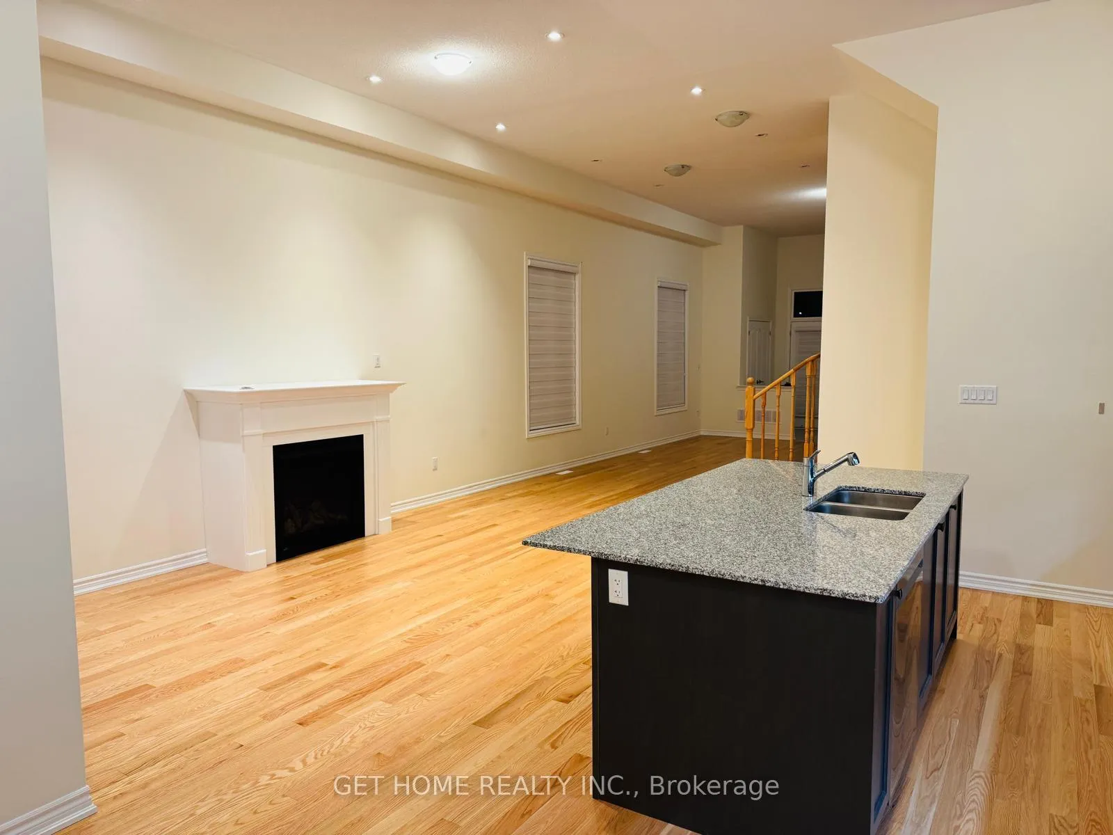 Photo 5 of Unit Main, 964 Rexton Drive, Oshawa, Kedron — HOMEH