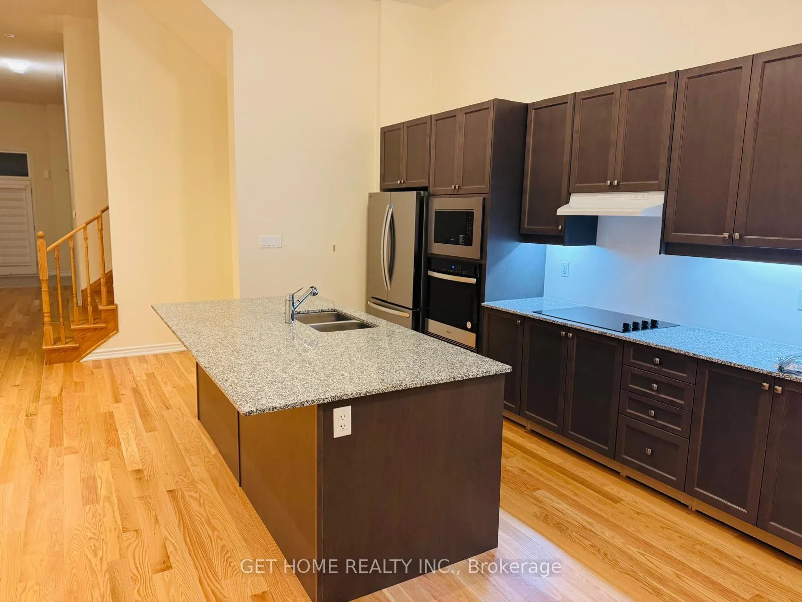 Photo 6 of Unit Main, 964 Rexton Drive, Oshawa, Kedron — HOMEH