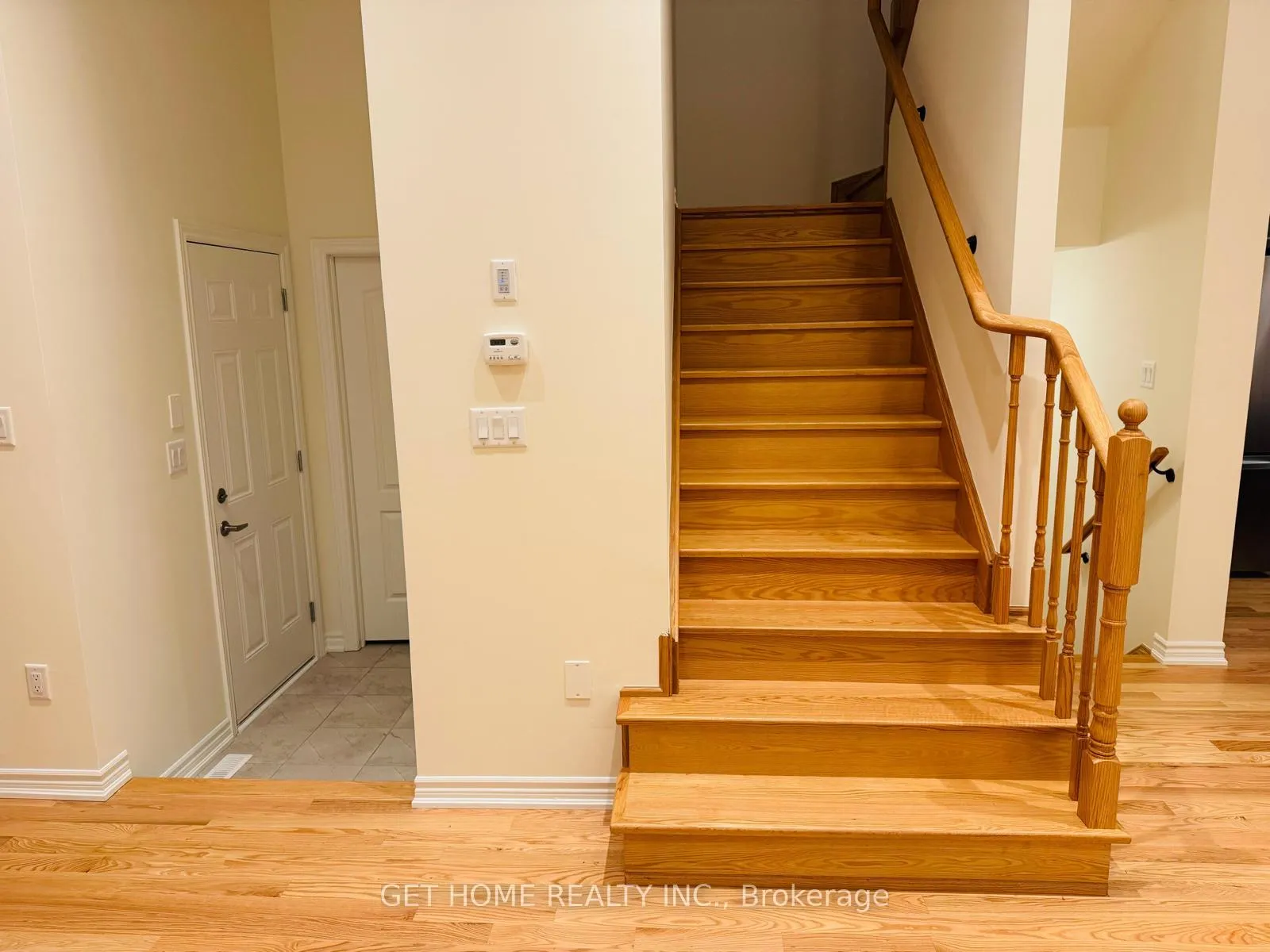 Photo 8 of Unit Main, 964 Rexton Drive, Oshawa, Kedron — HOMEH
