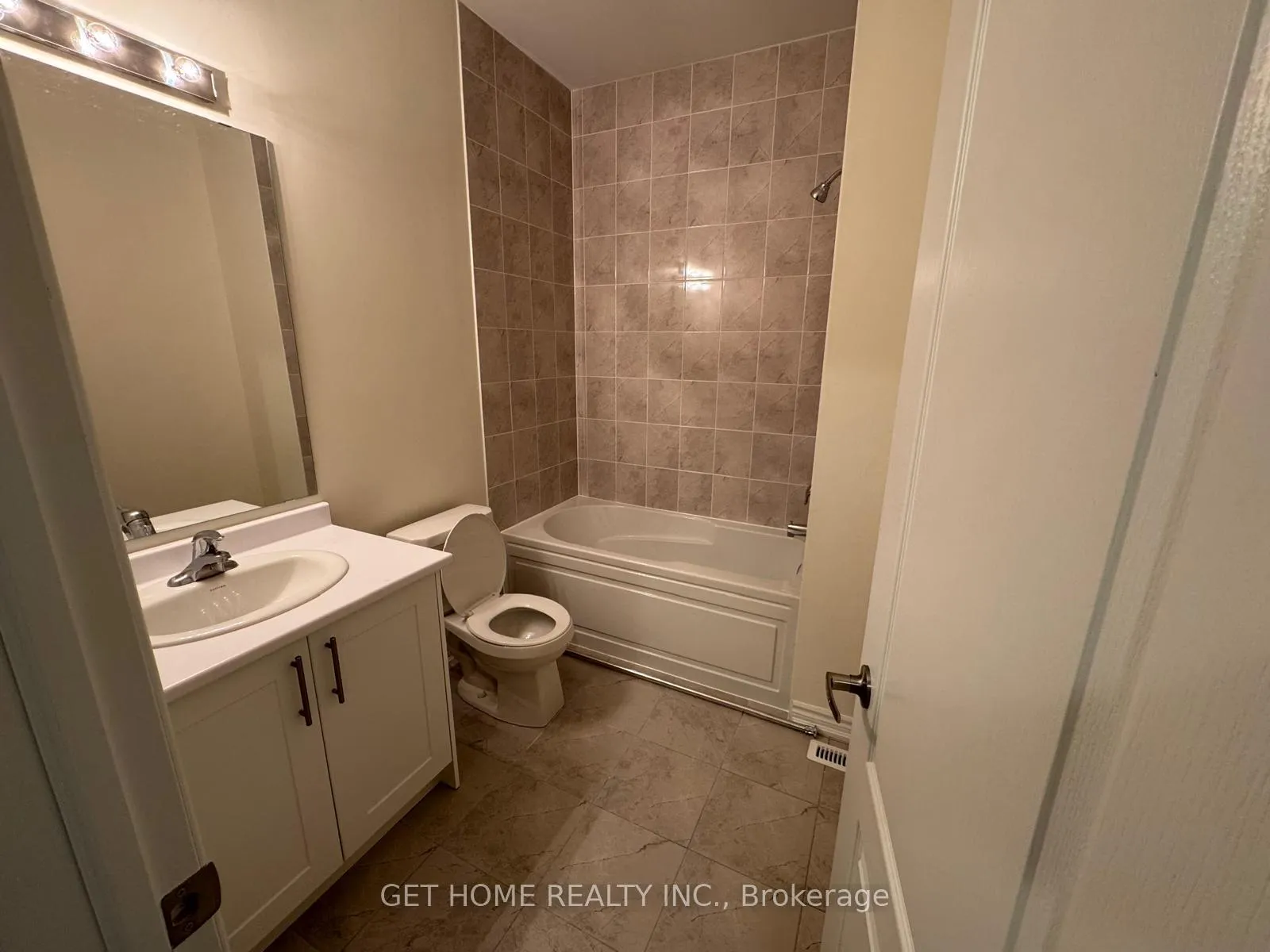 Photo 26 of Unit Main, 964 Rexton Drive, Oshawa, Kedron — HOMEH