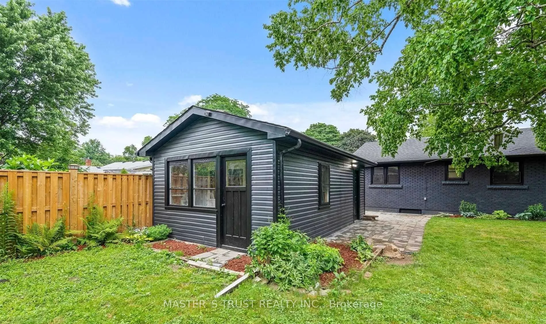 Photo 2 of 25 Spring garden Boulevard, St. Catharines, Lakeshore — HOMEH