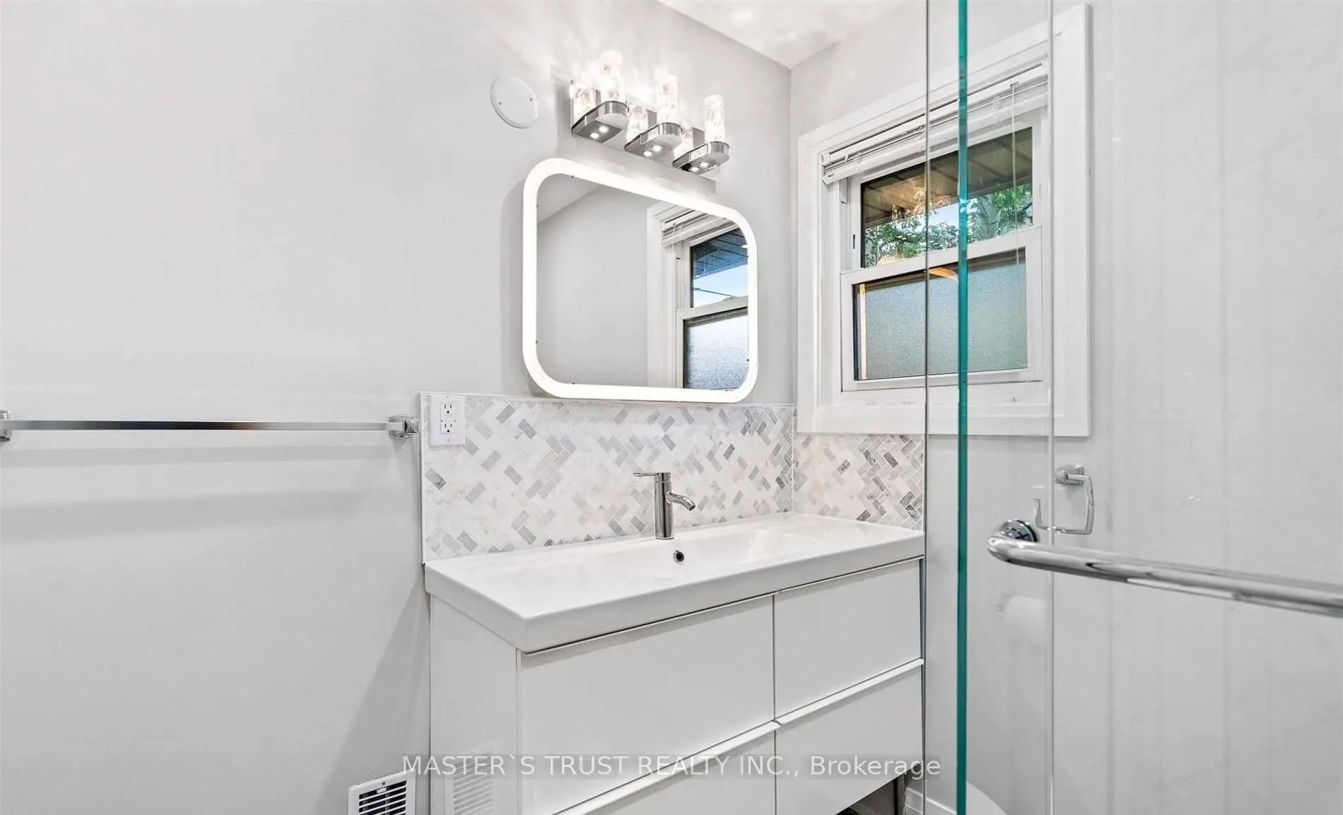 Photo 9 of 25 Spring garden Boulevard, St. Catharines, Lakeshore — HOMEH