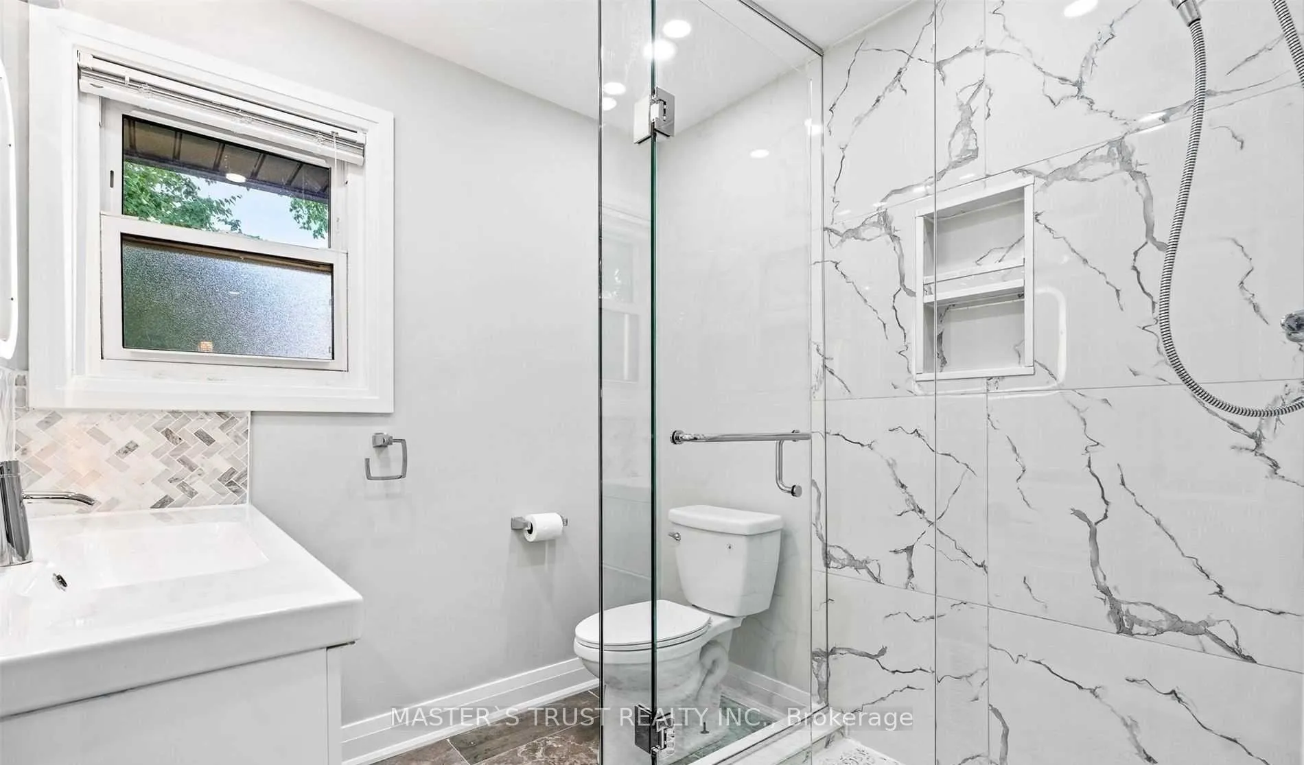 Photo 10 of 25 Spring garden Boulevard, St. Catharines, Lakeshore — HOMEH