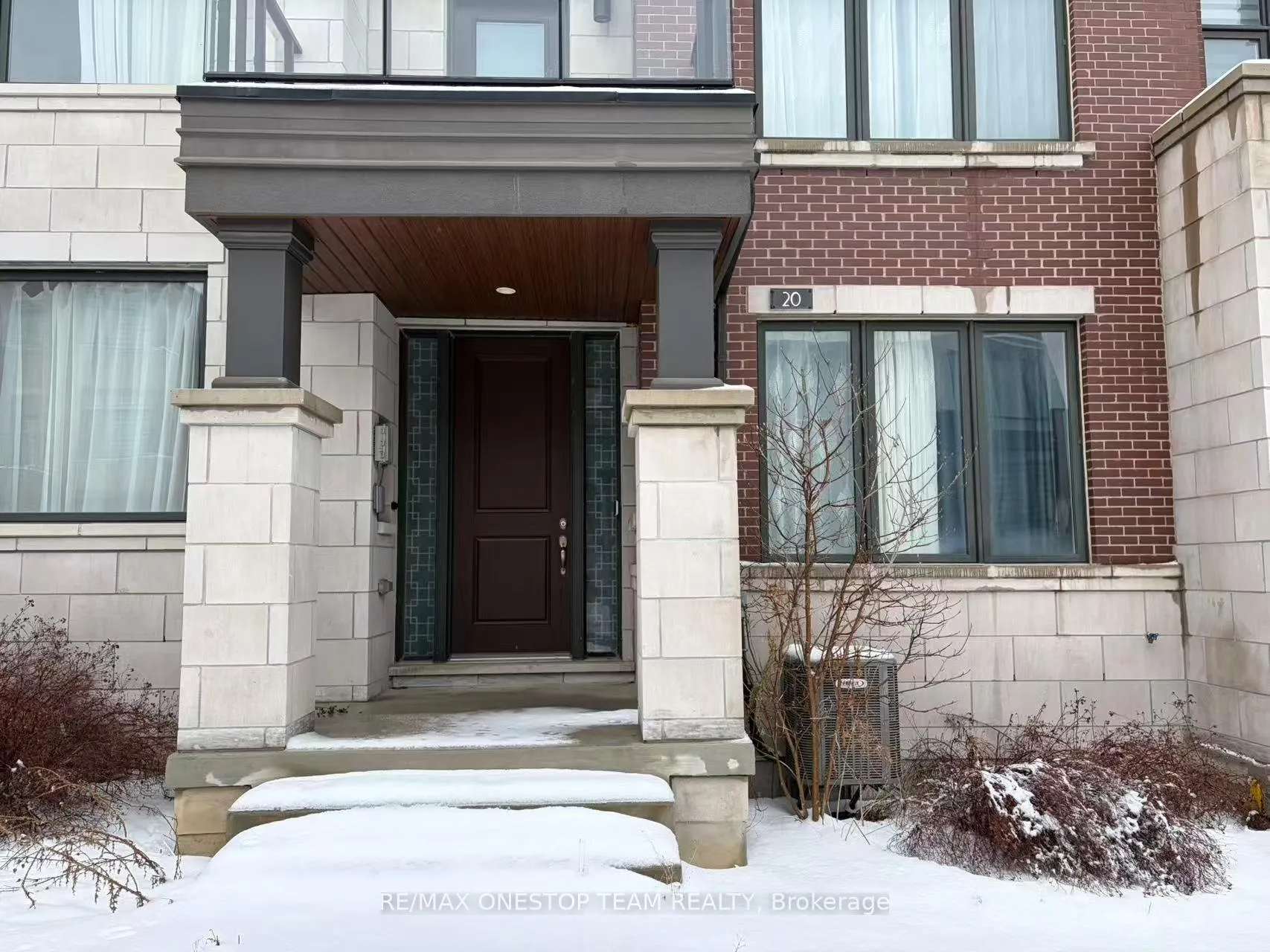 Photo 2 of 20 Carrville Woods Circle, Vaughan, Patterson — HOMEH