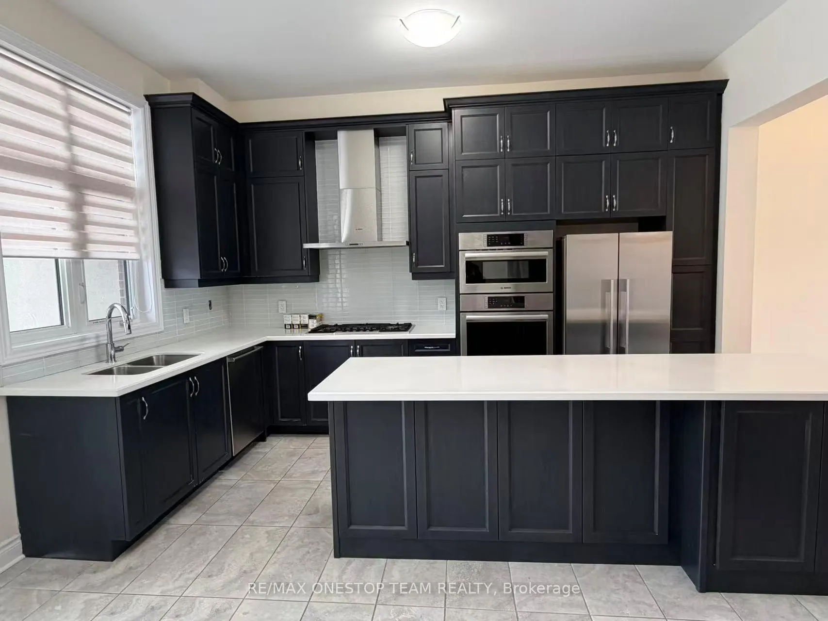 Photo 3 of 20 Carrville Woods Circle, Vaughan, Patterson — HOMEH