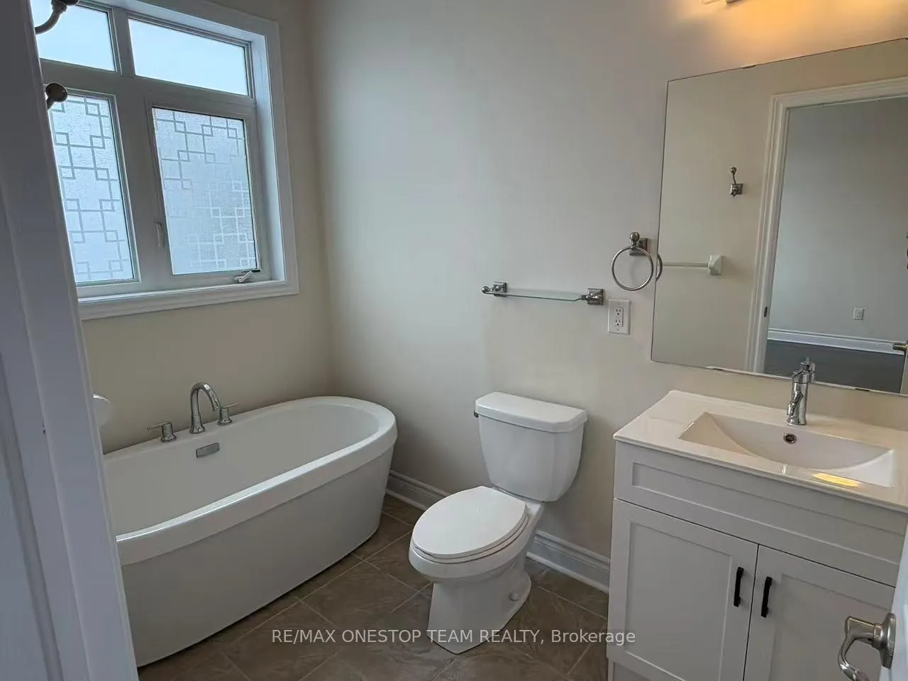 Photo 13 of 20 Carrville Woods Circle, Vaughan, Patterson — HOMEH