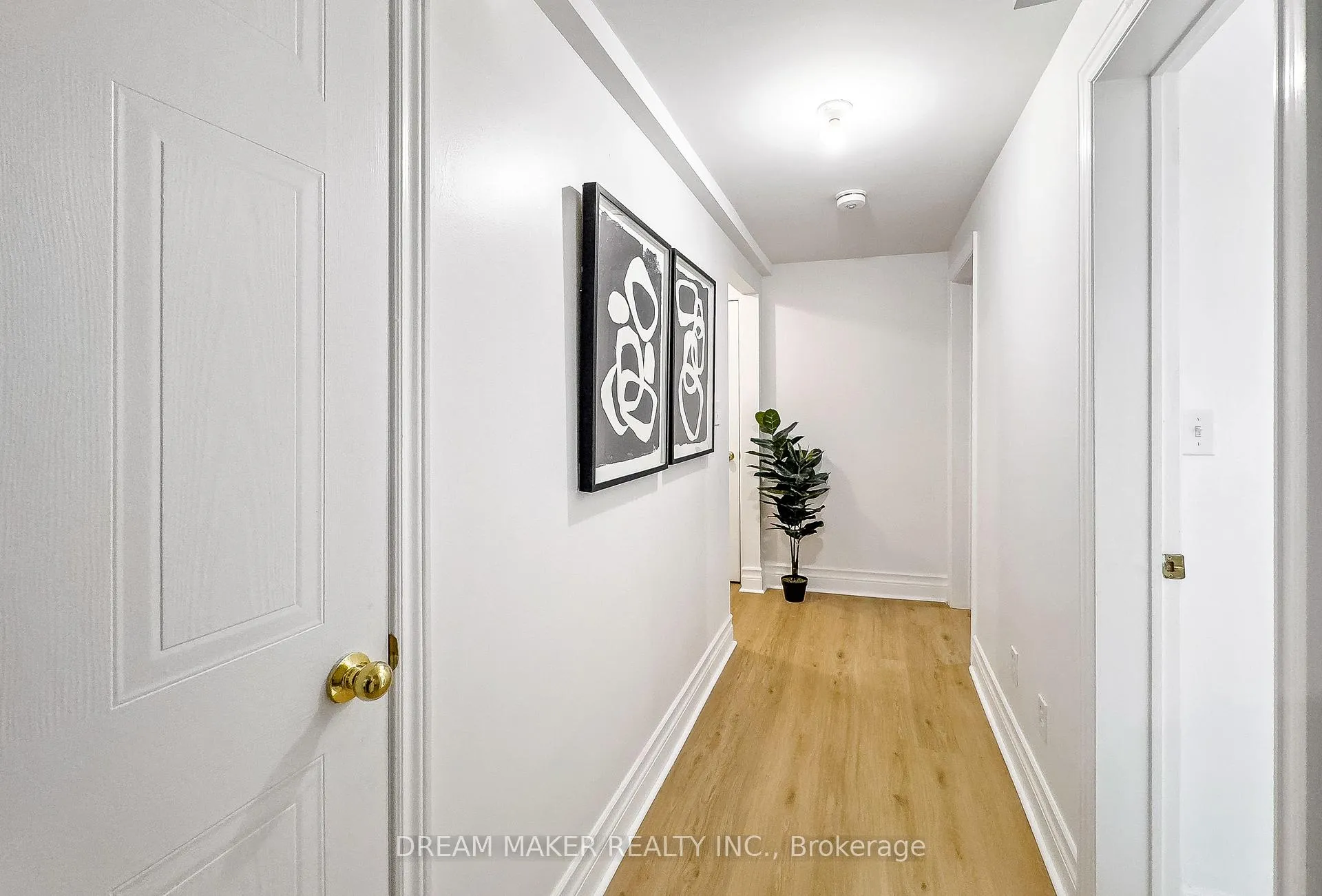 Photo 6 of Unit Lower, 1088 Beaver Valley Crescent, Oshawa, Northglen — HOMEH