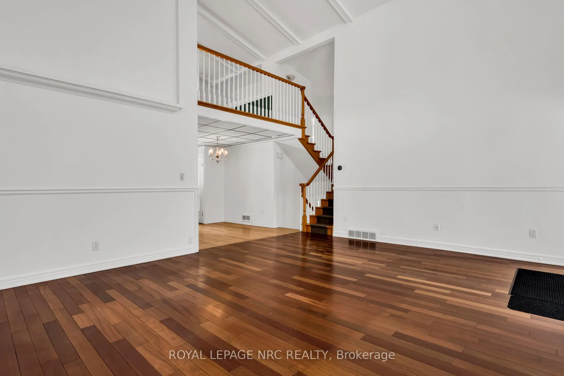 Photo 5 of 10 Cecil Street, St. Catharines, Lakeport — HOMEH