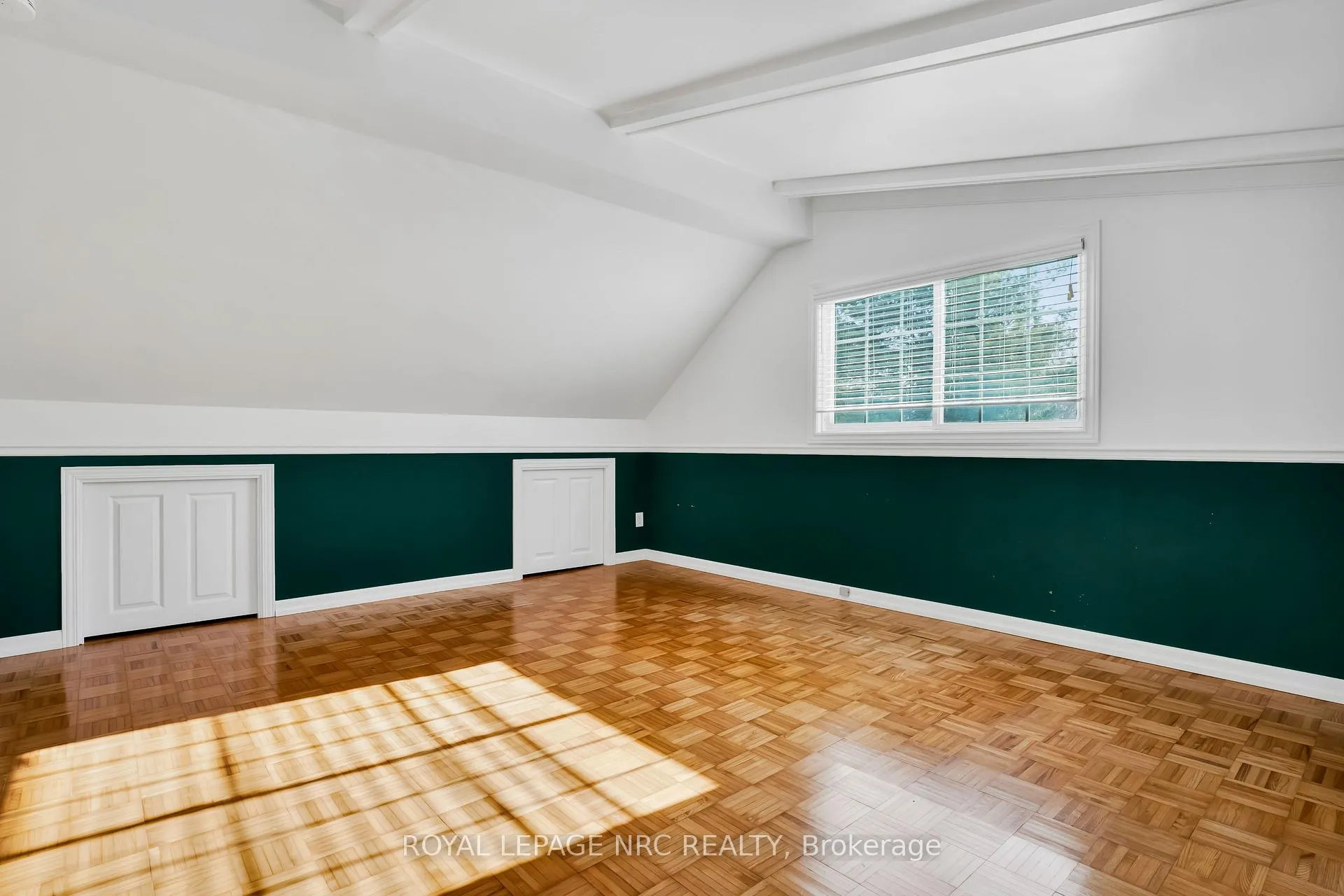 Photo 11 of 10 Cecil Street, St. Catharines, Lakeport — HOMEH