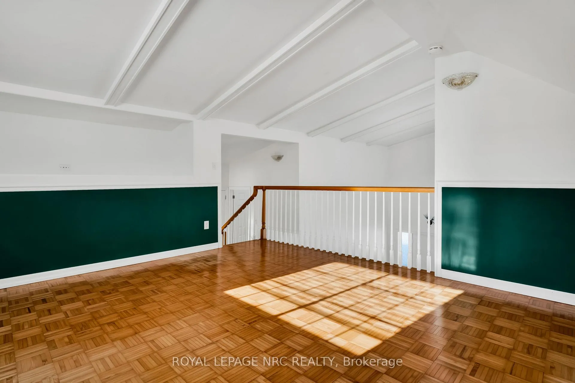 Photo 12 of 10 Cecil Street, St. Catharines, Lakeport — HOMEH