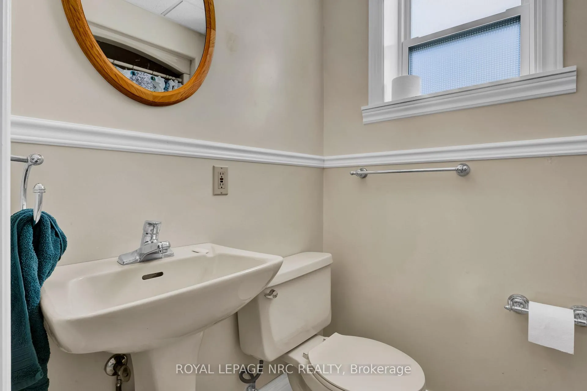 Photo 14 of 10 Cecil Street, St. Catharines, Lakeport — HOMEH