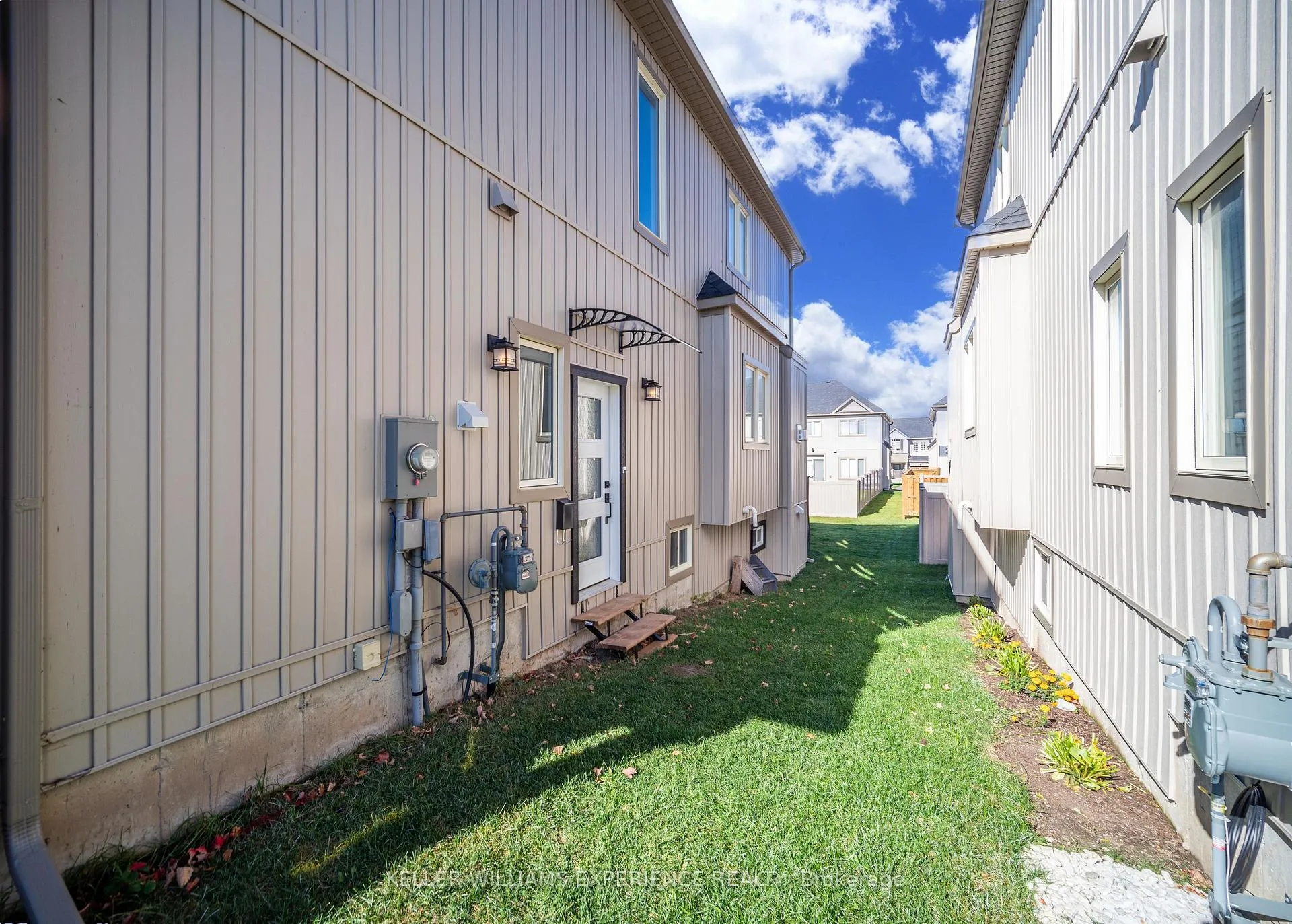 Photo 4 of Unit Lower, 246E James Street E, Orillia — HOMEH
