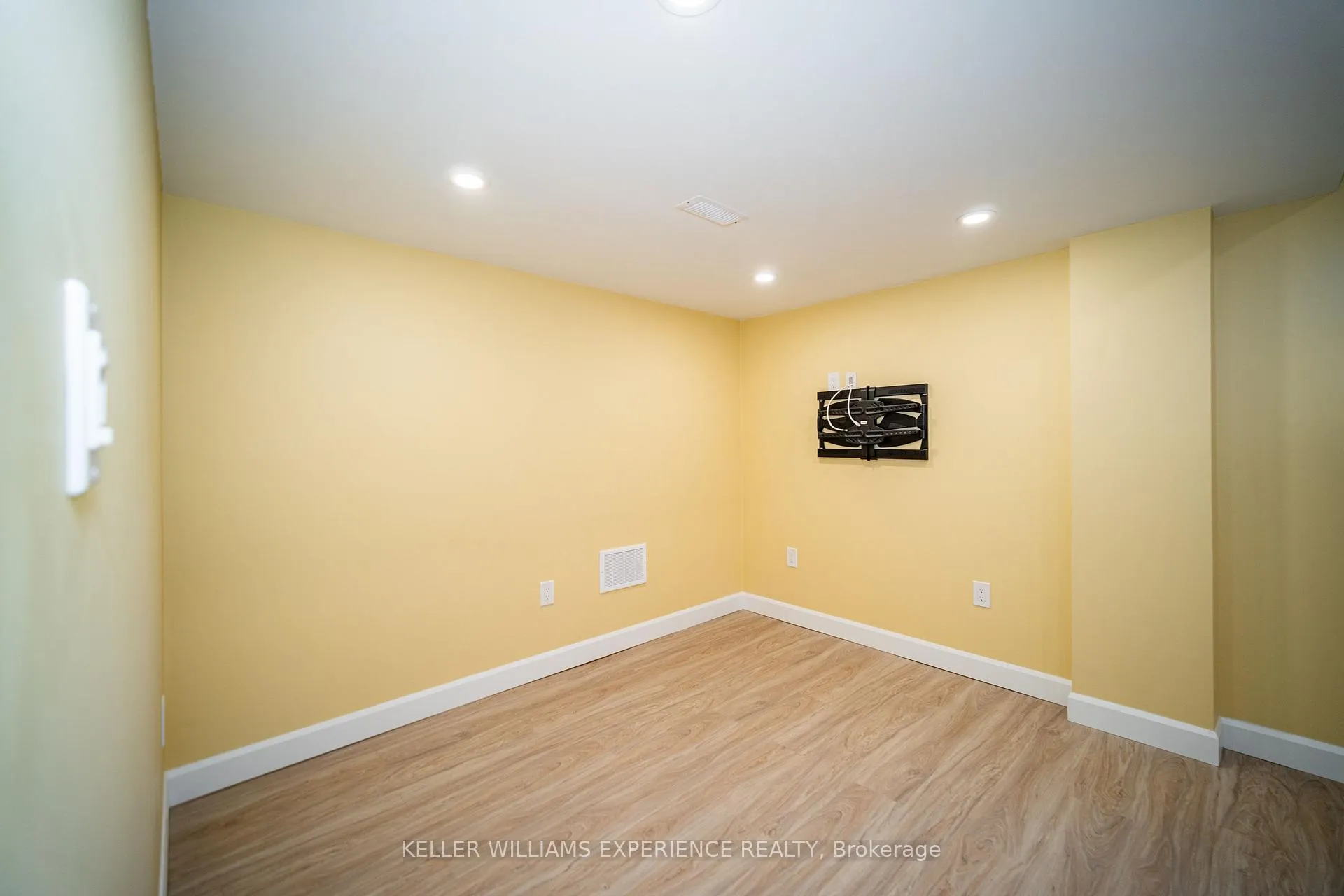 Photo 14 of Unit Lower, 246E James Street E, Orillia — HOMEH