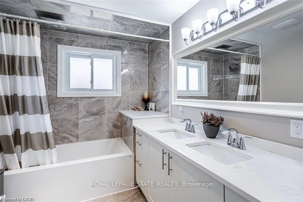 Photo 10 of 47 Atwater Crescent, Hamilton, Rolston — HOMEH