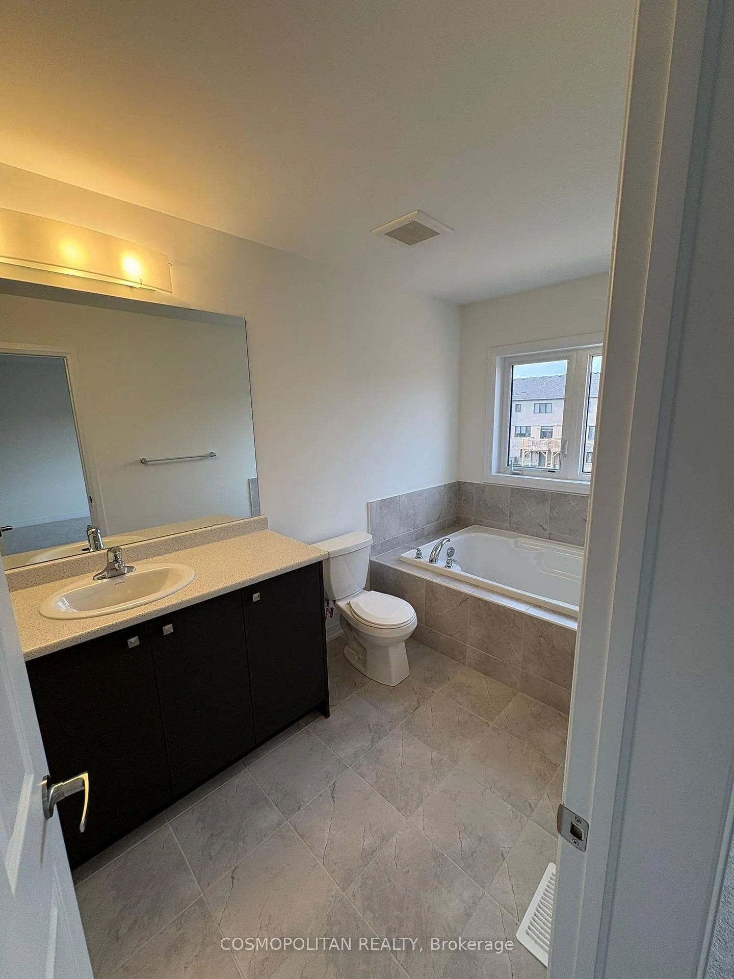 Photo 17 of 35 Cresthaven Heights, Thorold, Rolling Meadows — HOMEH