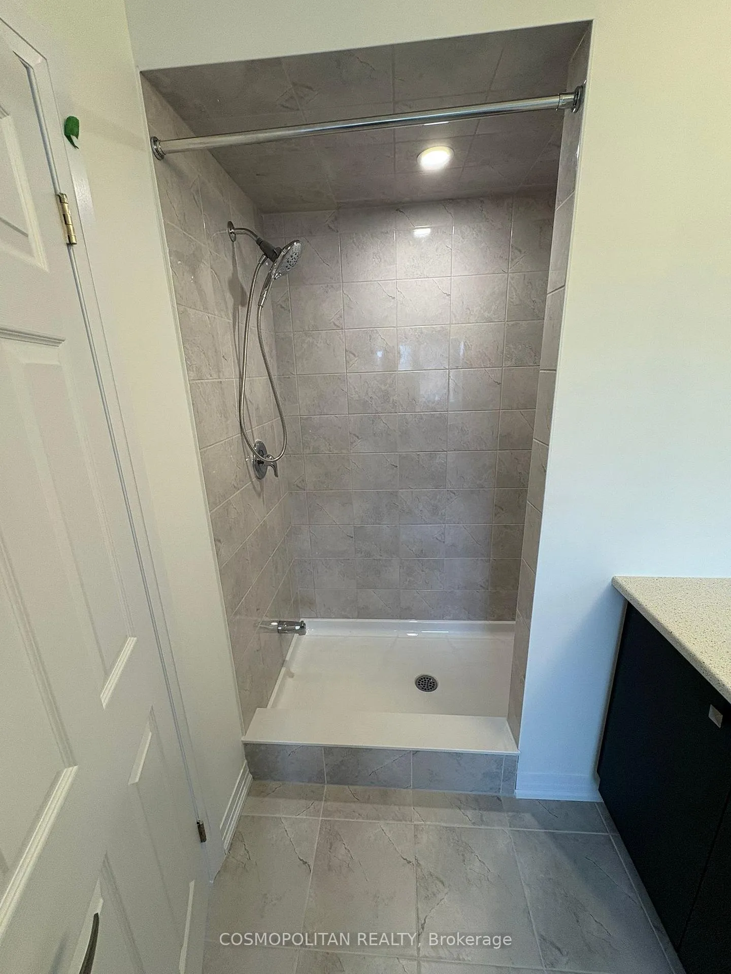 Photo 18 of 35 Cresthaven Heights, Thorold, Rolling Meadows — HOMEH