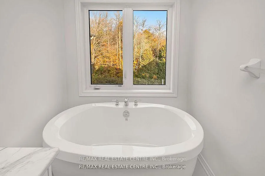 Photo 23 of 472 Black Cherry Crescent, Shelburne — HOMEH