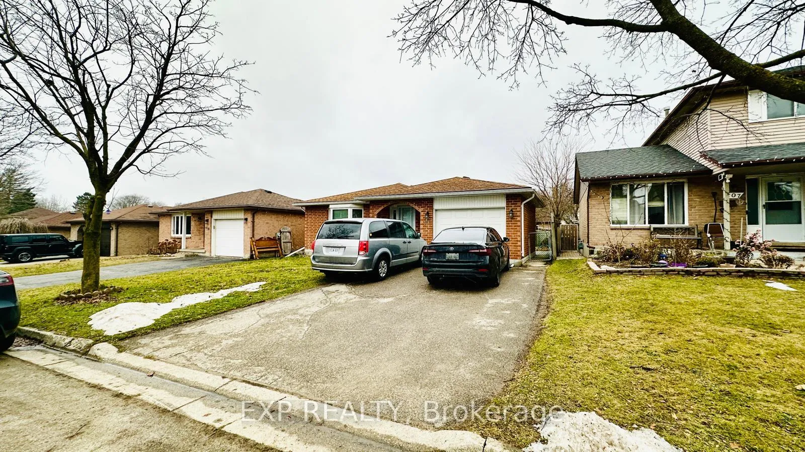 Photo 2 of 111 Scenic Wood Crescent, Kitchener — HOMEH
