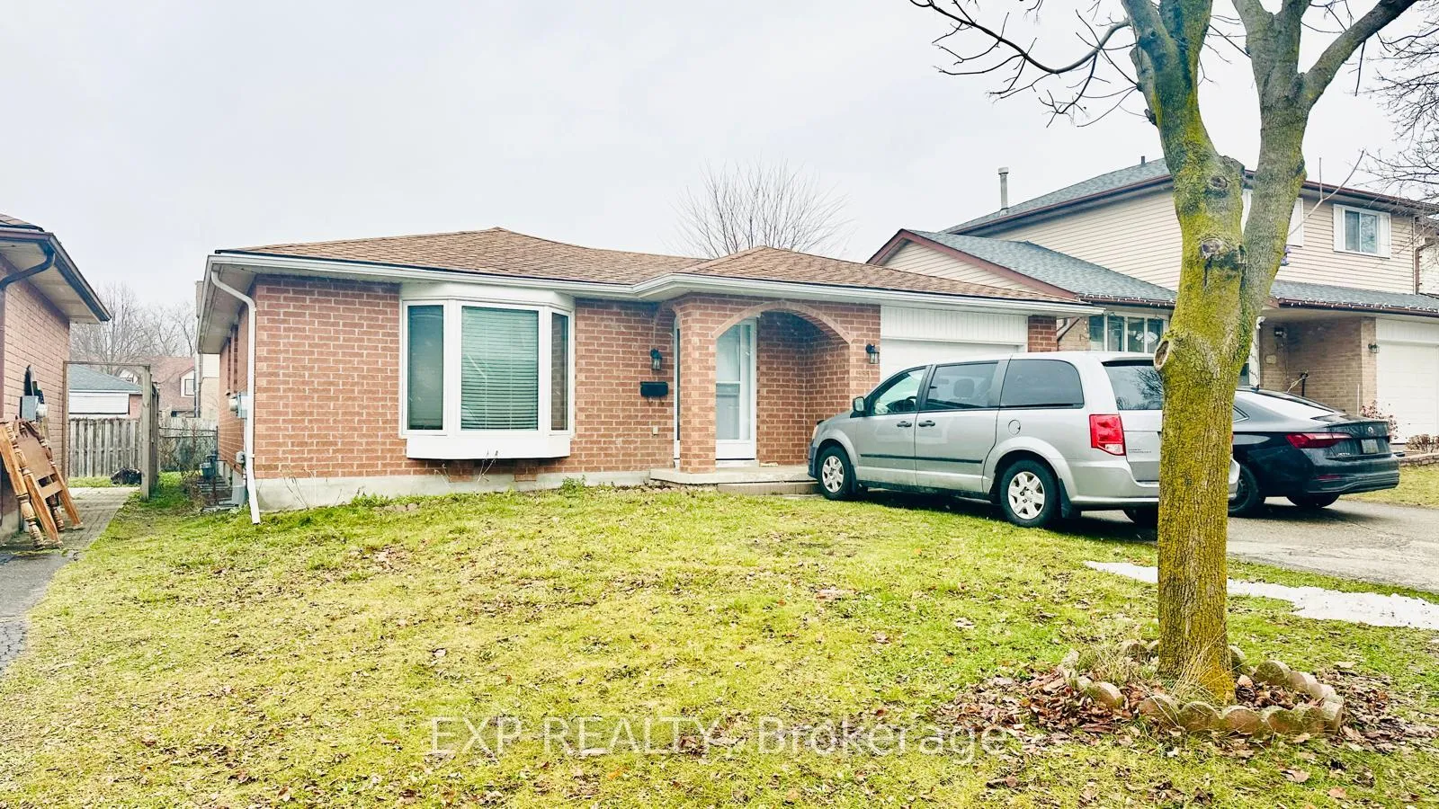 Photo 4 of 111 Scenic Wood Crescent, Kitchener — HOMEH