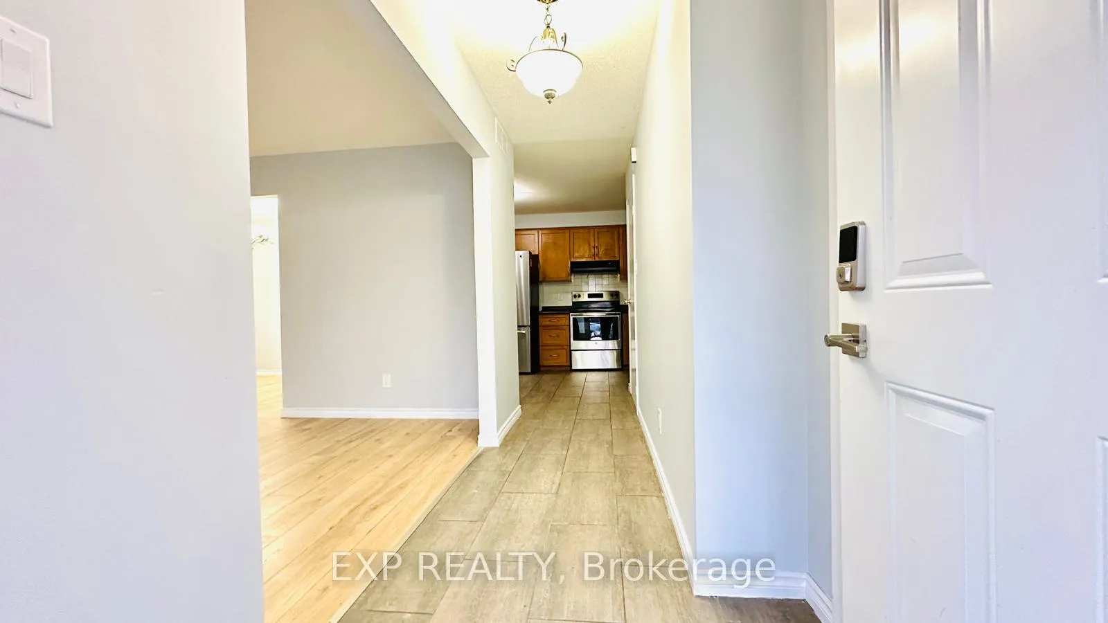 Photo 5 of 111 Scenic Wood Crescent, Kitchener — HOMEH