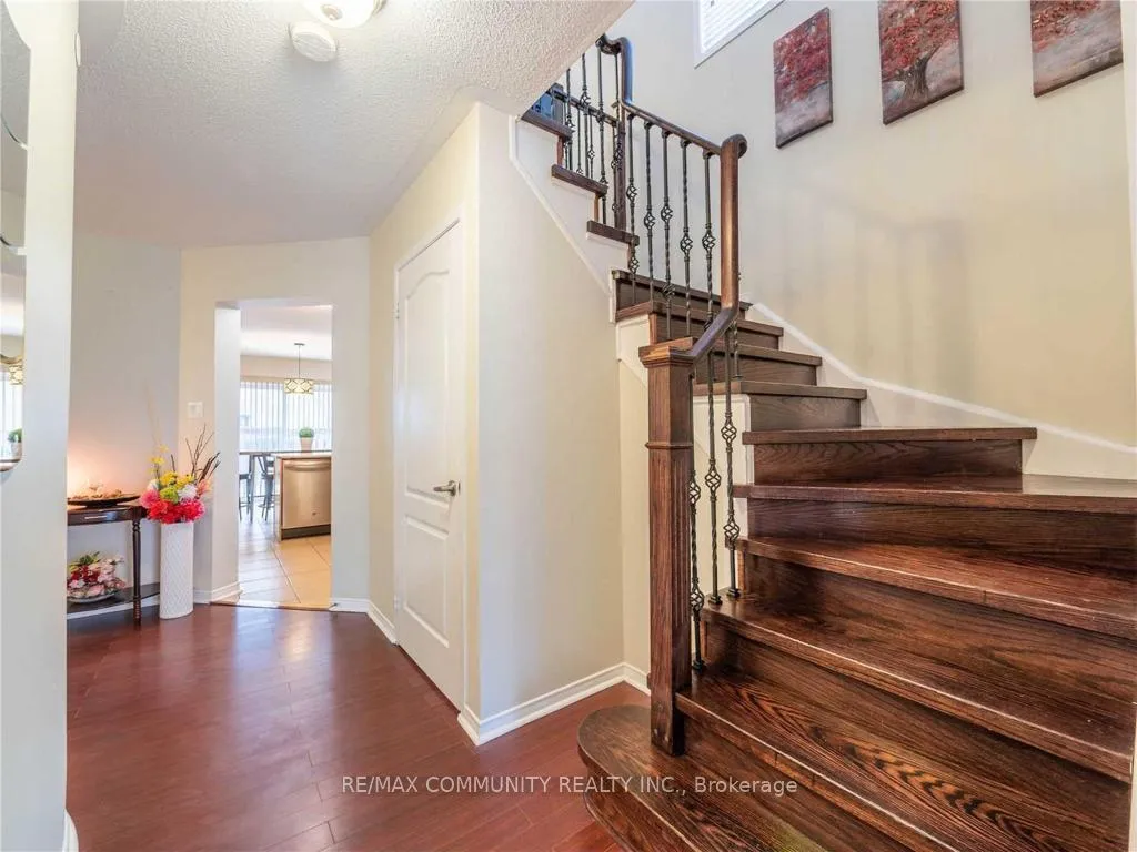 Photo 5 of Unit Main, 66 Mccrimmon Drive, Brampton, Fletcher's Meadow — HOMEH