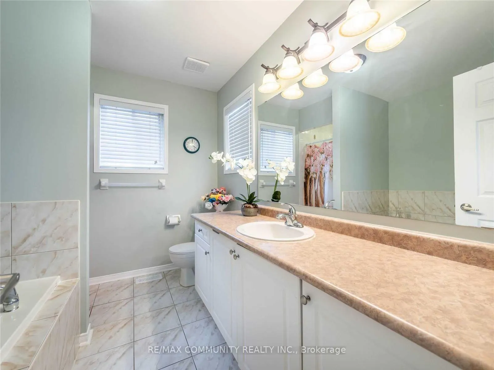 Photo 8 of Unit Main, 66 Mccrimmon Drive, Brampton, Fletcher's Meadow — HOMEH
