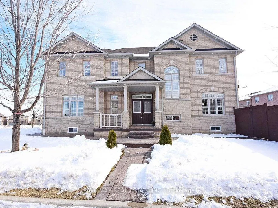 Photo 4 of 11 moss Way, Brampton, Brampton North — HOMEH