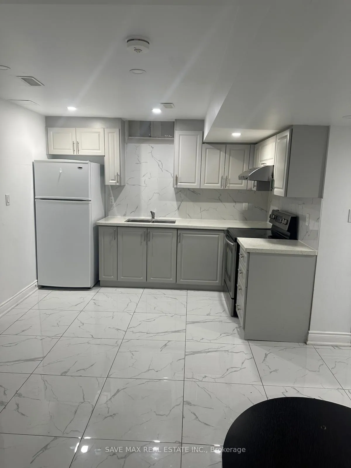 Photo 14 of 11 moss Way, Brampton, Brampton North — HOMEH