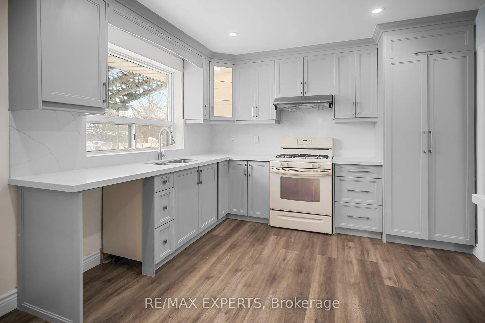 Photo 2 of Unit Main, 30 Gosling Road, Vaughan, Maple — HOMEH